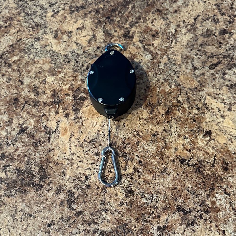 Black Retractable clothesline with Silver Carabiner